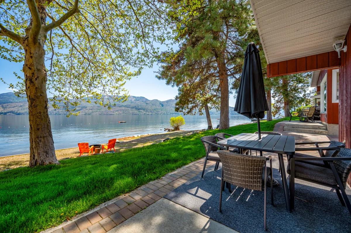Home in West Kelowna property photo 4