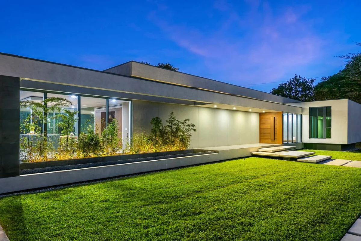 Modern Villa w Pool + Spacious Outdoor Living #26
