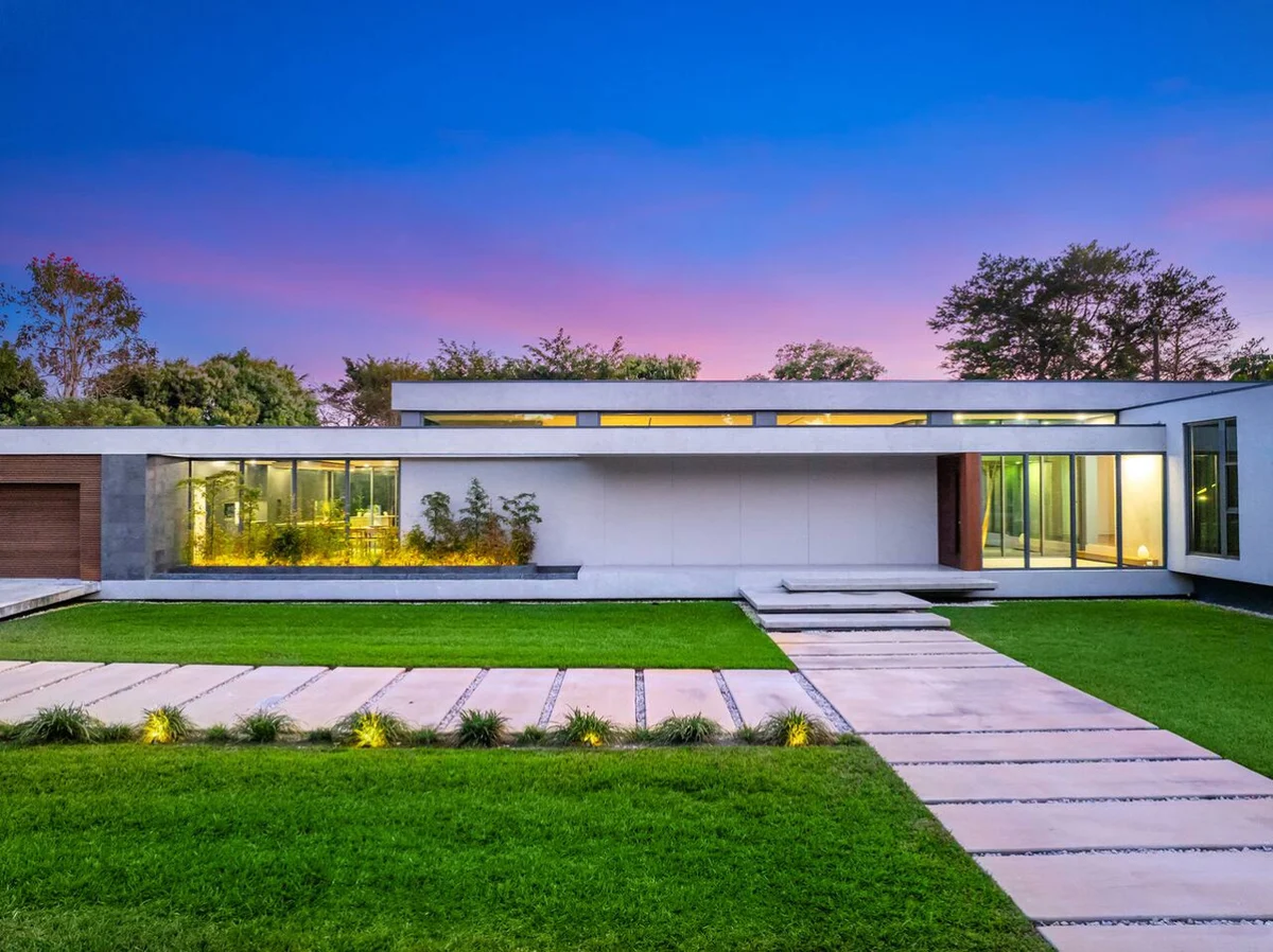 Modern Villa w Pool + Spacious Outdoor Living #39
