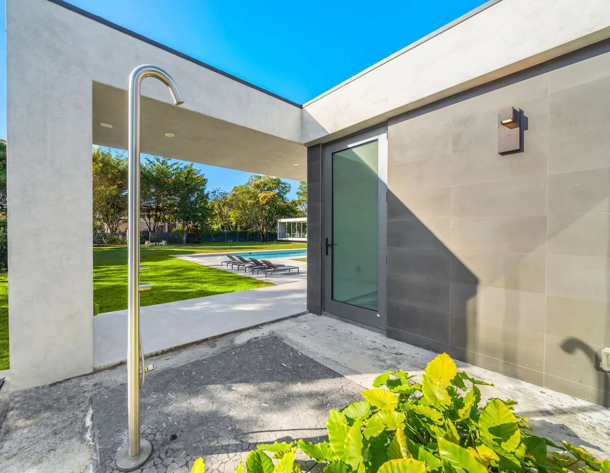Modern Villa w Pool + Spacious Outdoor Living #53
