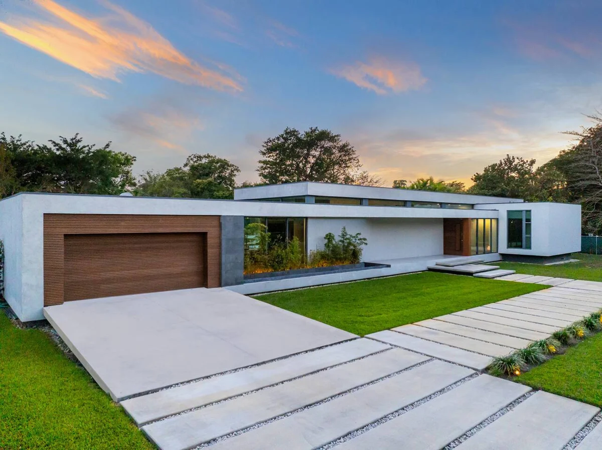 Modern Villa w Pool + Spacious Outdoor Living #56