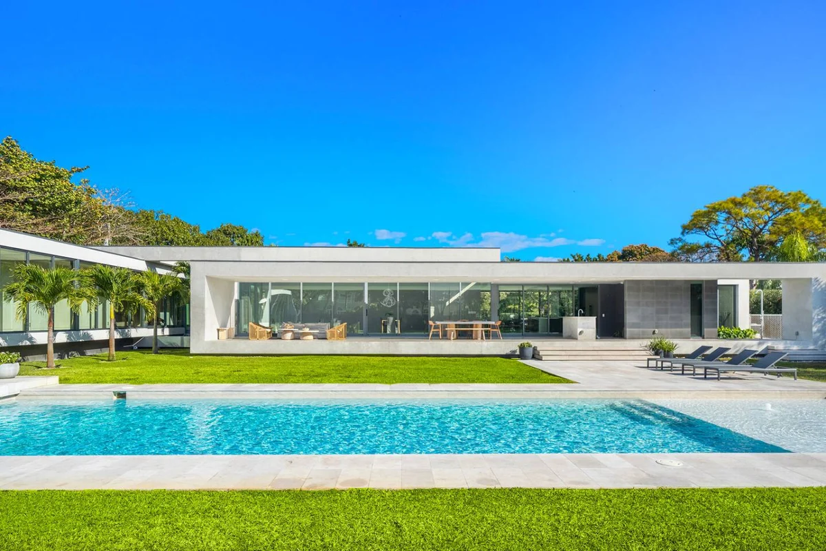 Modern Villa w Pool + Spacious Outdoor Living #55