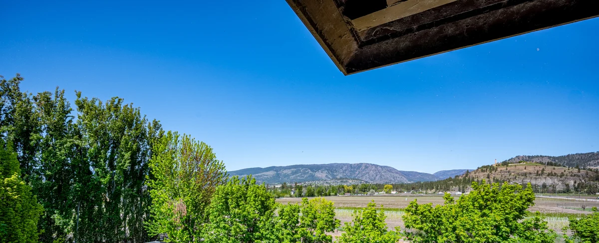Home in West Kelowna property photo 4