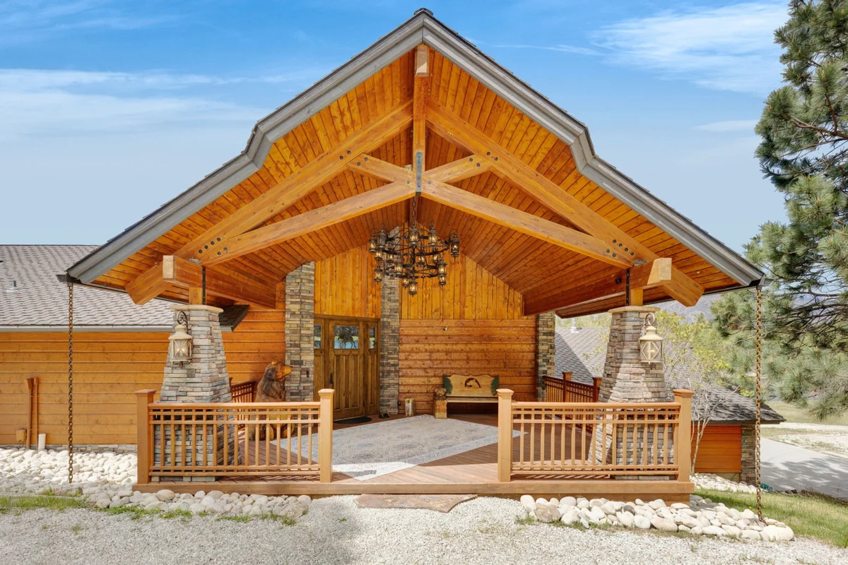 Legacy Collection: Riverfront Lodge property photo 2