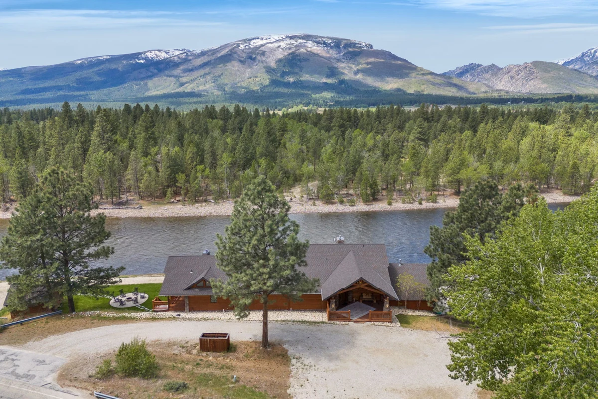 Legacy Collection: Riverfront Lodge property photo 4