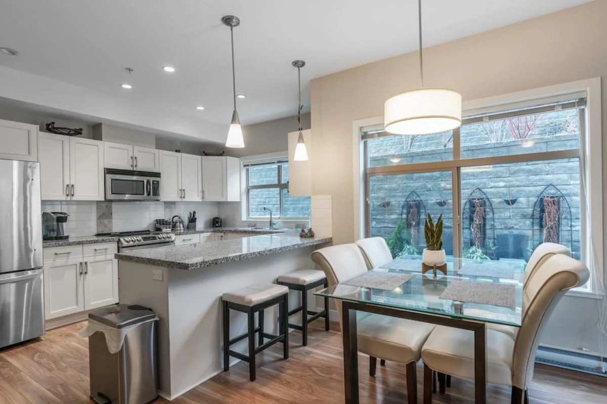Home in West Kelowna property photo 3