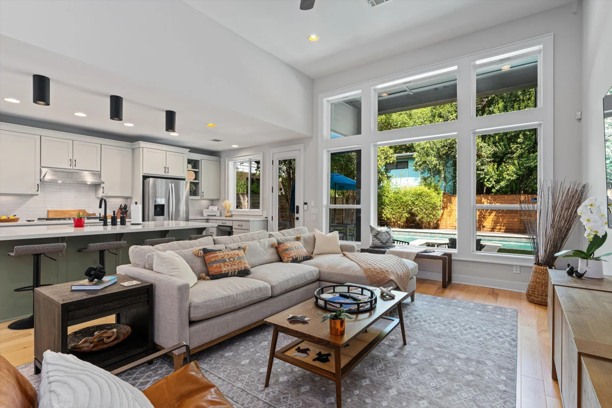 Zilker Homes | 2 Pools, Hot Tub, Fire Pits | Sleeps 18 #112