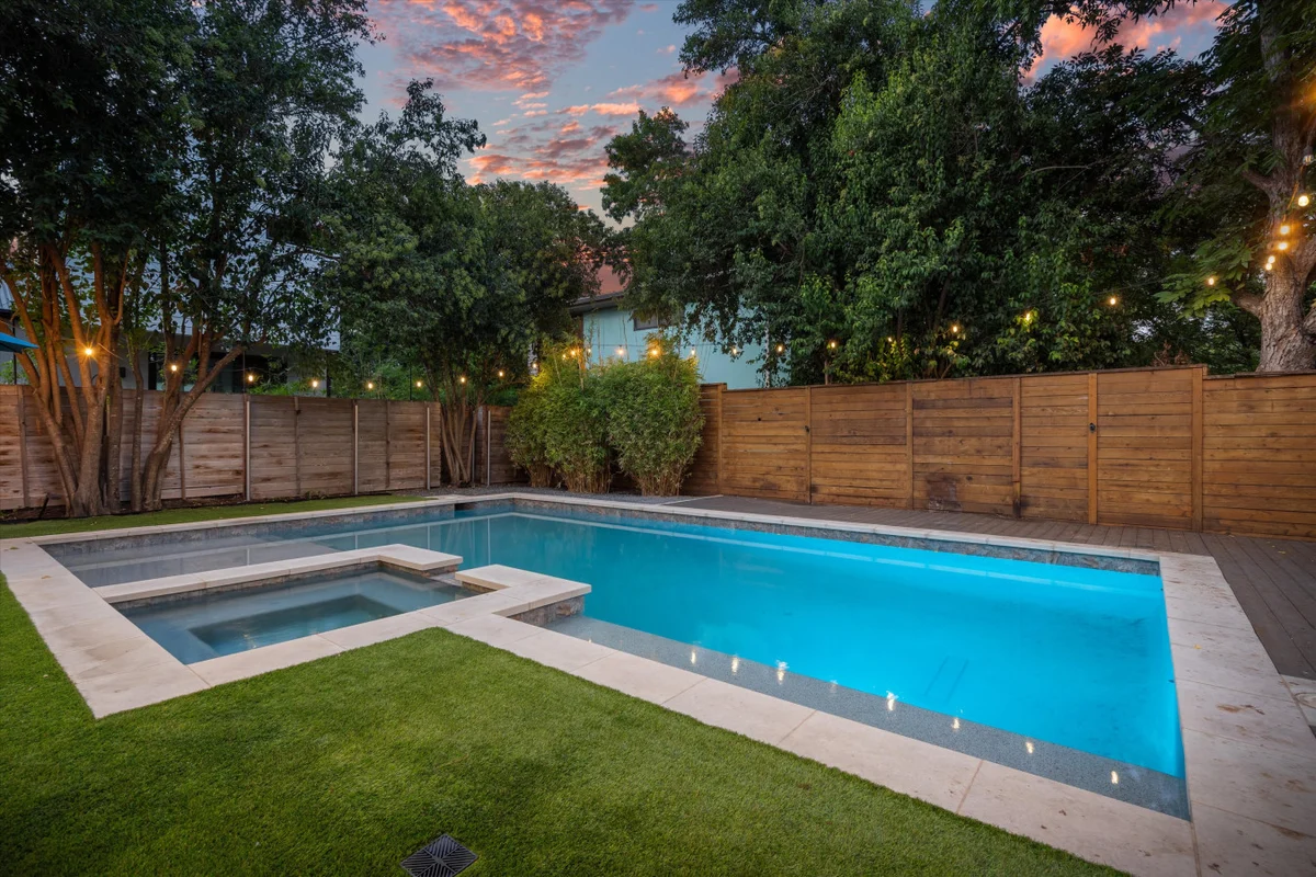 Zilker Homes | 2 Pools, Hot Tub, Fire Pits | Sleeps 18 #84