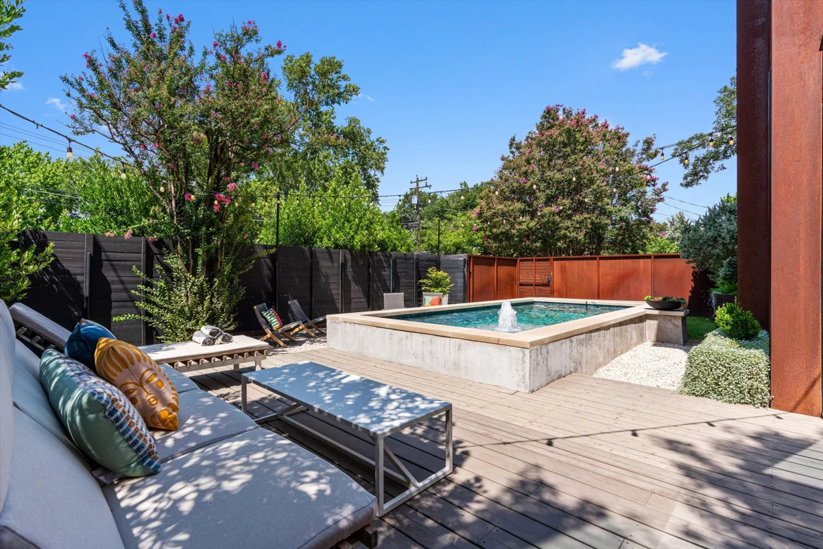 Zilker Homes | 2 Pools, Hot Tub, Fire Pits | Sleeps 18 #114