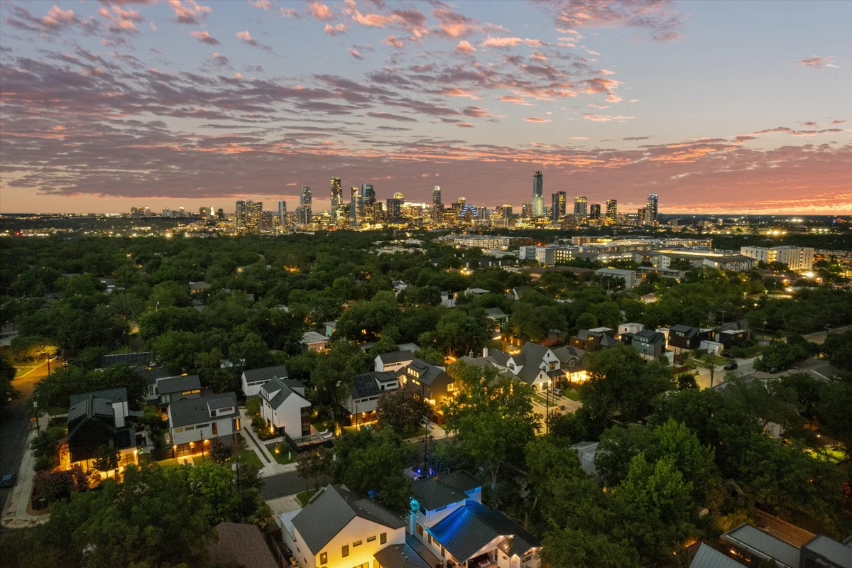 Zilker Homes | 2 Pools, Hot Tub, Fire Pits | Sleeps 18 #65