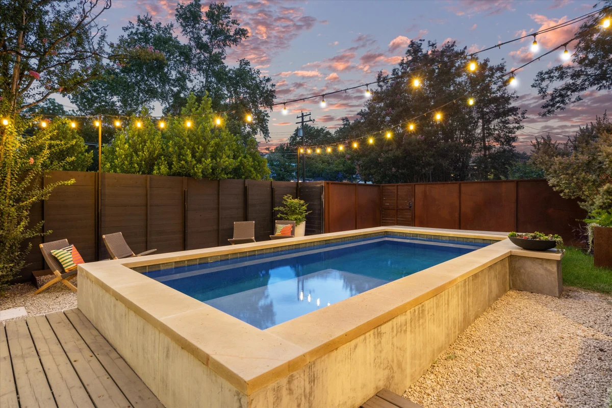 Zilker Homes | 2 Pools, Hot Tub, Fire Pits | Sleeps 18 #152