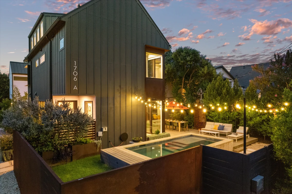 Zilker Homes | 2 Pools, Hot Tub, Fire Pits | Sleeps 18 #172