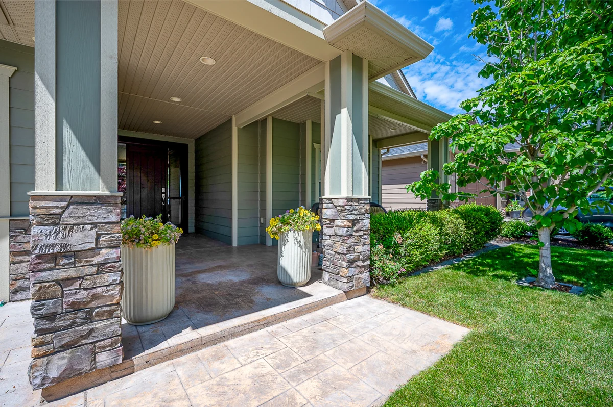 Home in Kelowna property photo 2