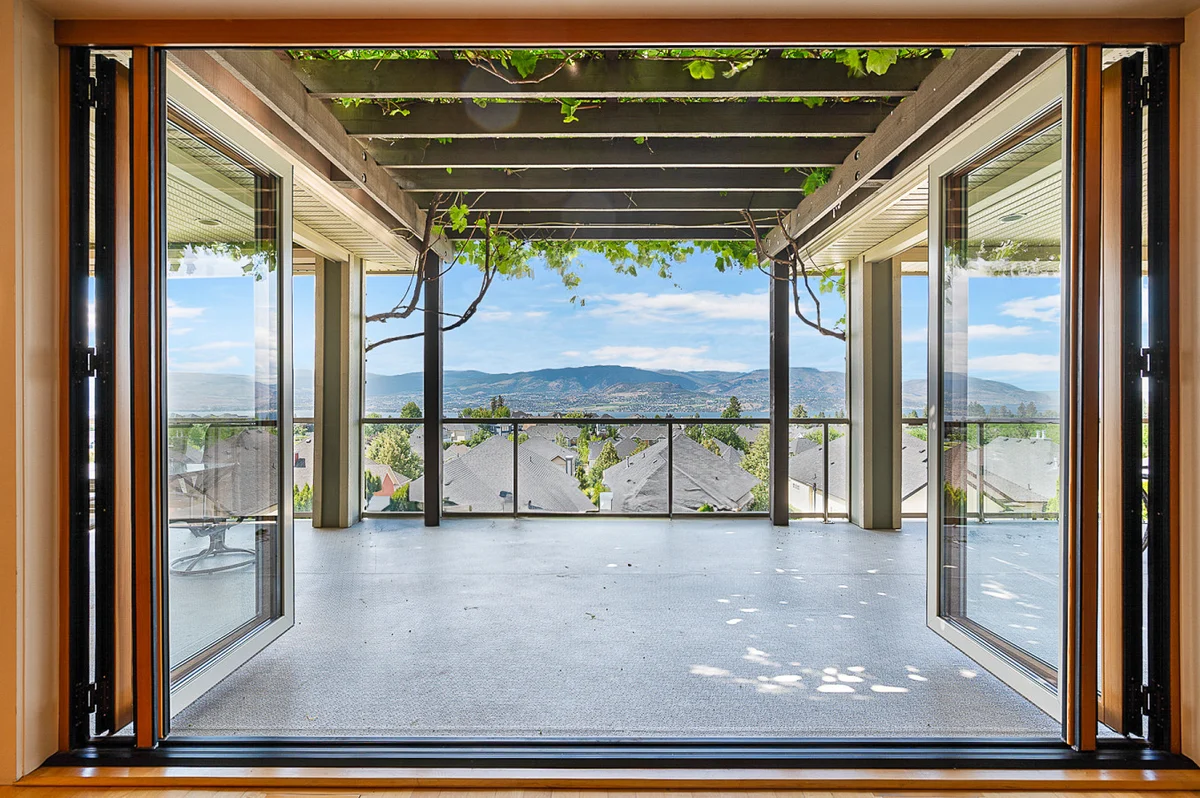 Home in Kelowna property photo 4