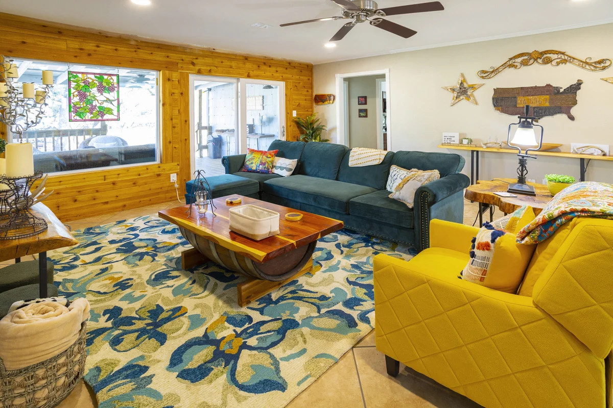 Hot Tub Game Room Detached Casita Fire Pit property photo 4