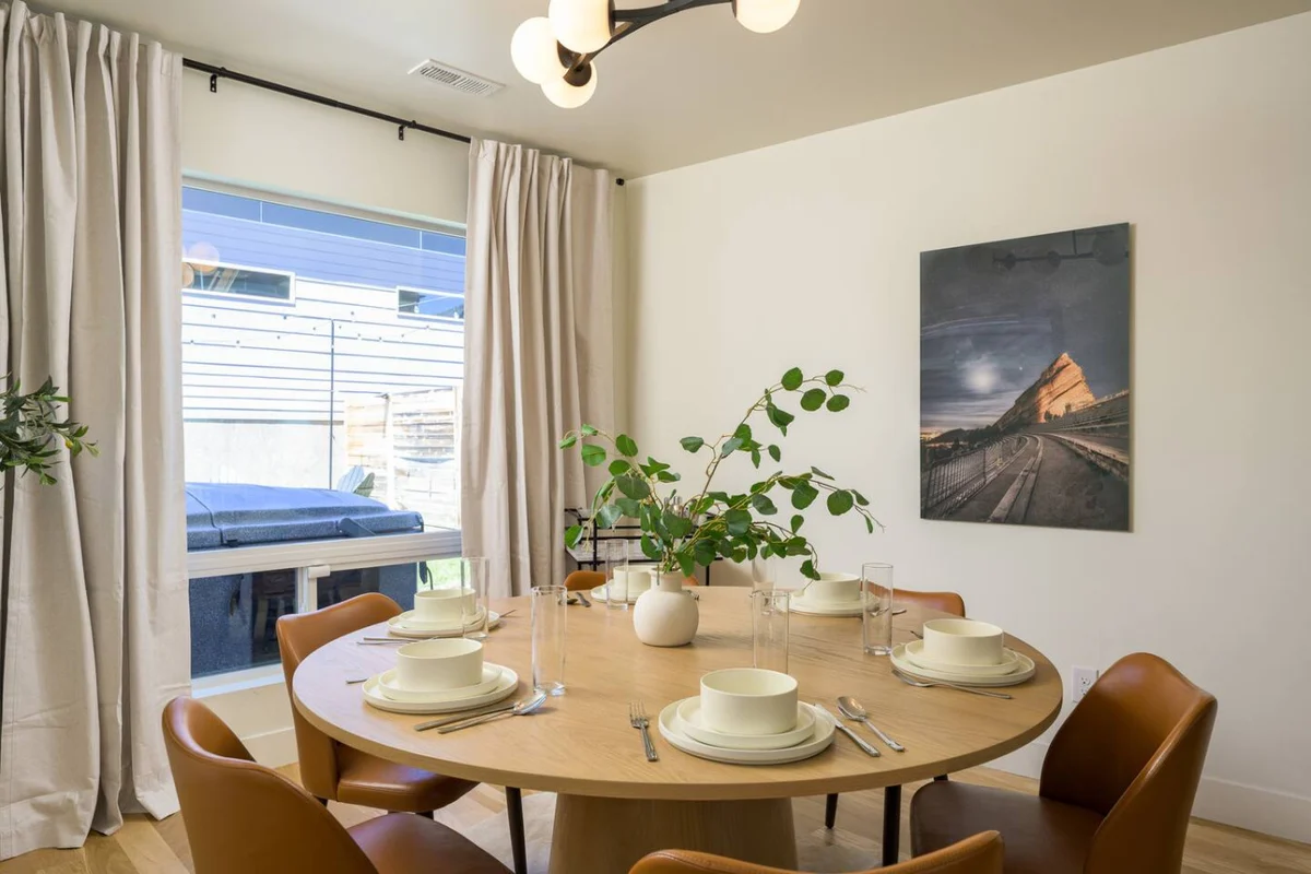 Home in Denver property photo 2
