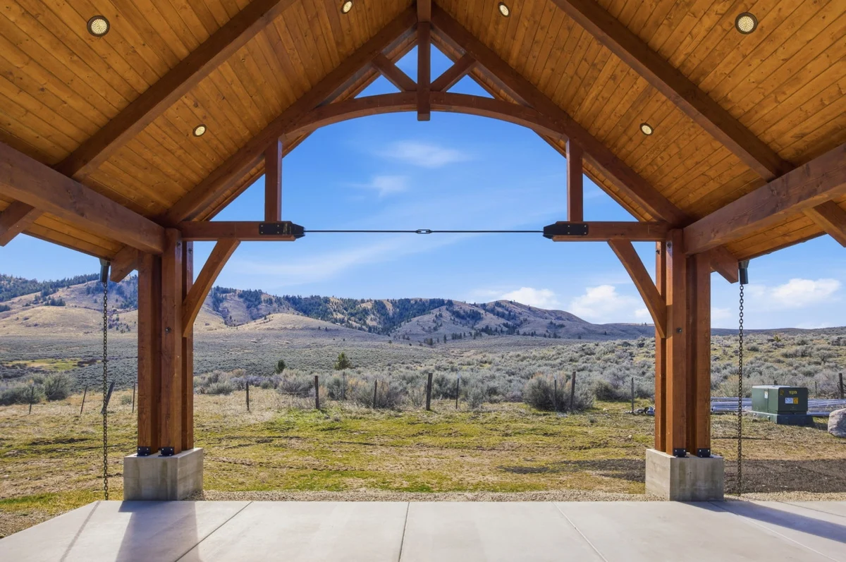Sapphire Ridge Lodge property photo 3