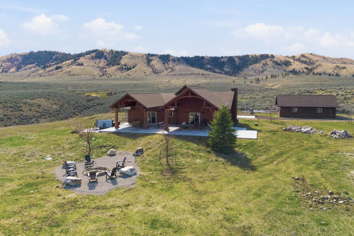 Sapphire Ridge Lodge property photo 5