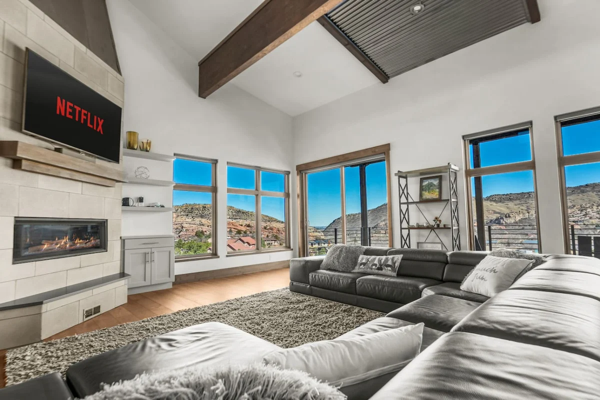 Home in Denver property photo 2
