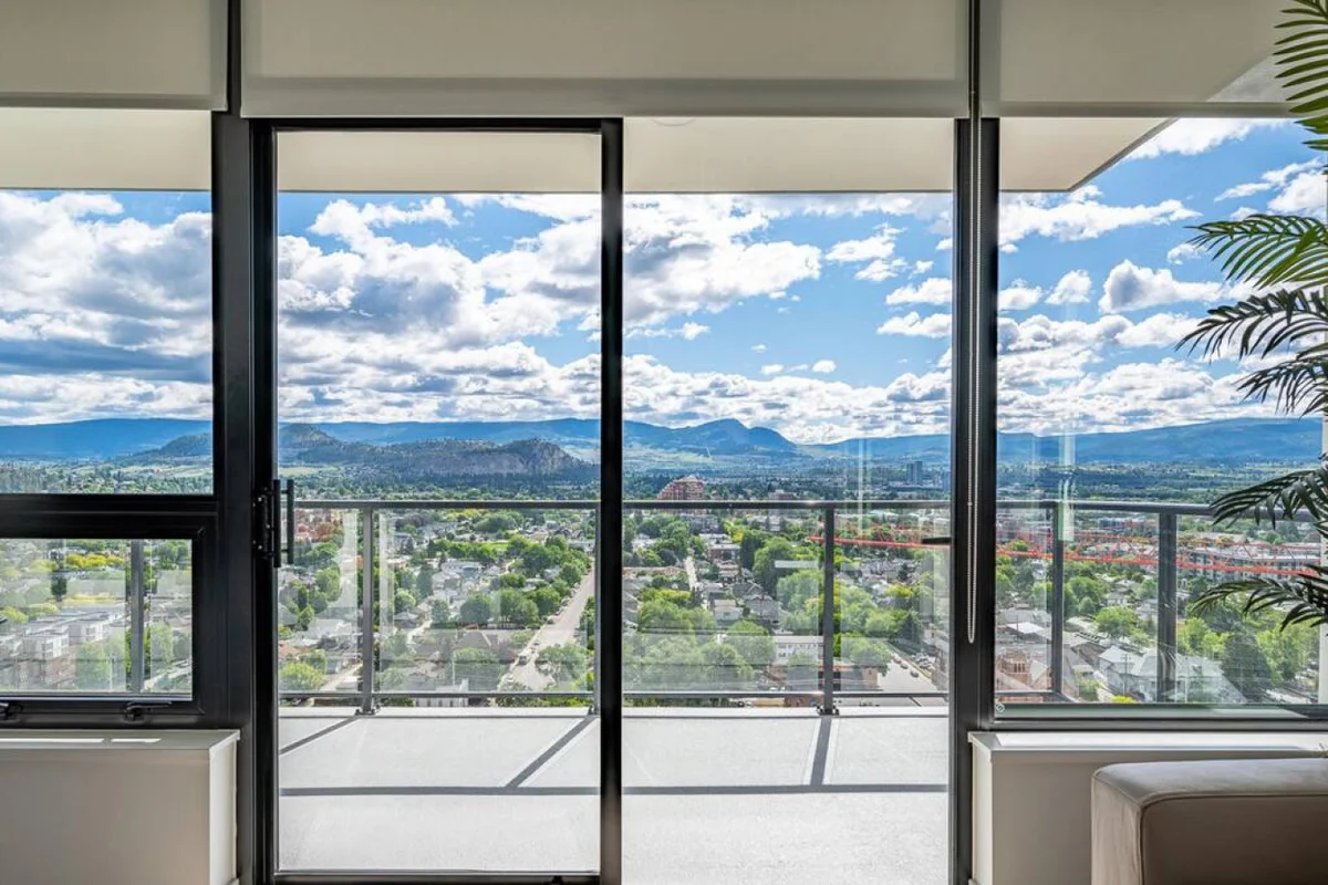 Home in Kelowna property photo 4
