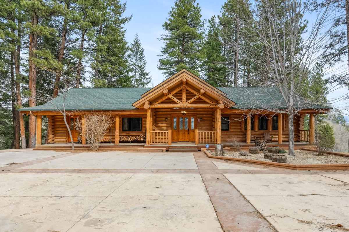 Sweathouse Creek Lodge property photo 4