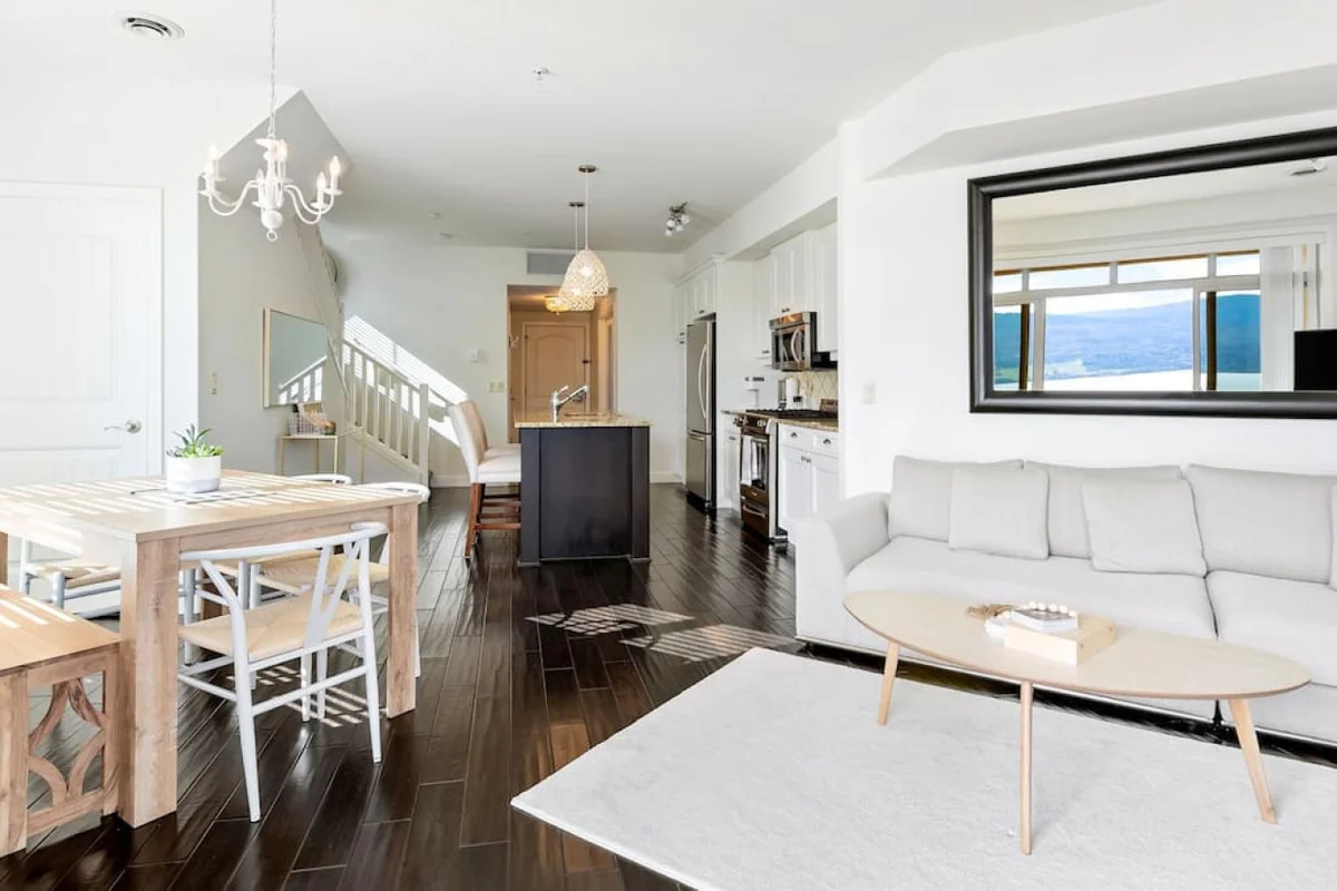Home in West Kelowna property photo 3