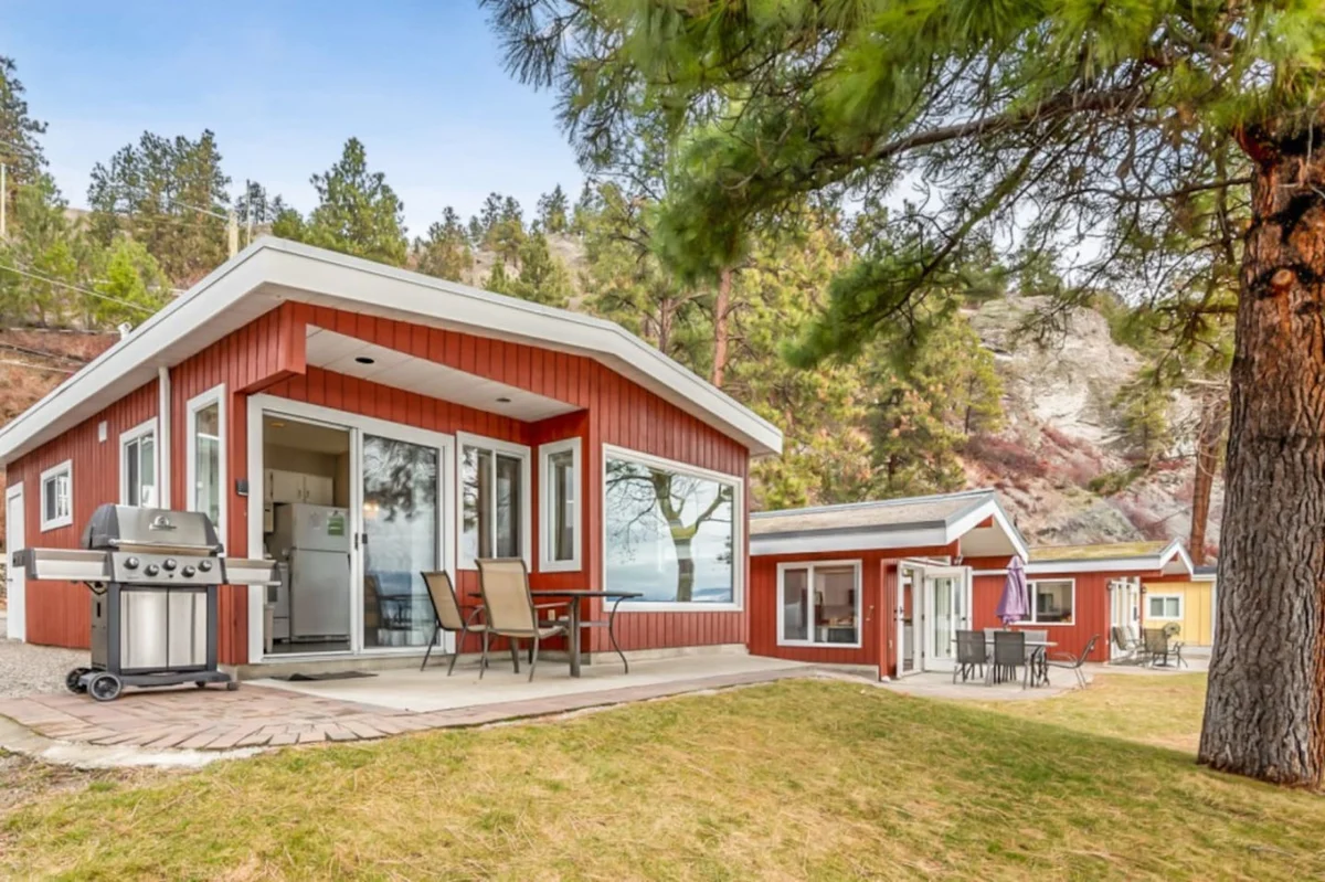 Home in West Kelowna property photo 3