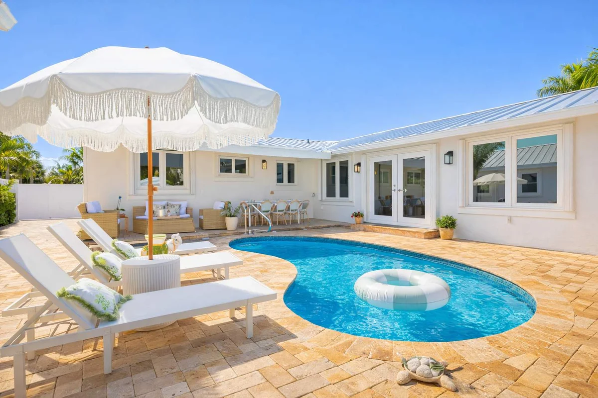 Home in West Palm Beach property photo 2