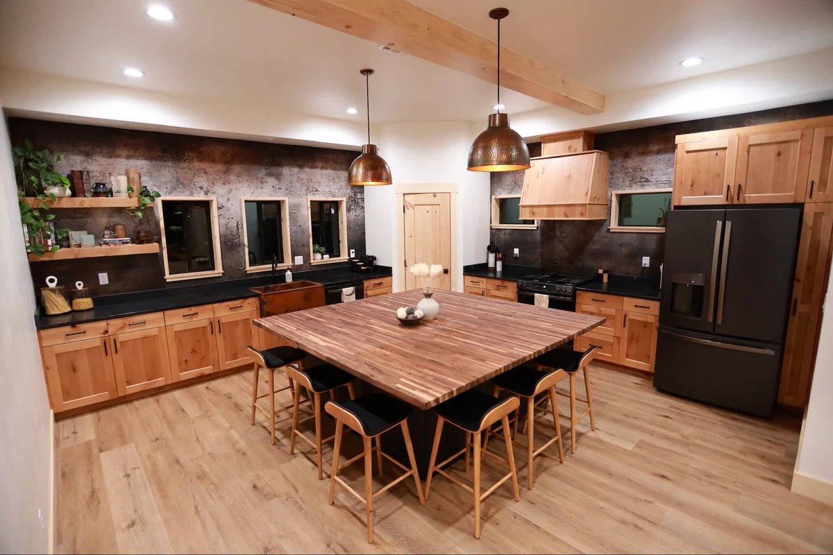 Black Copper Cabin #20
