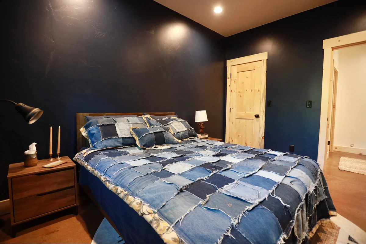 Black Copper Cabin #39