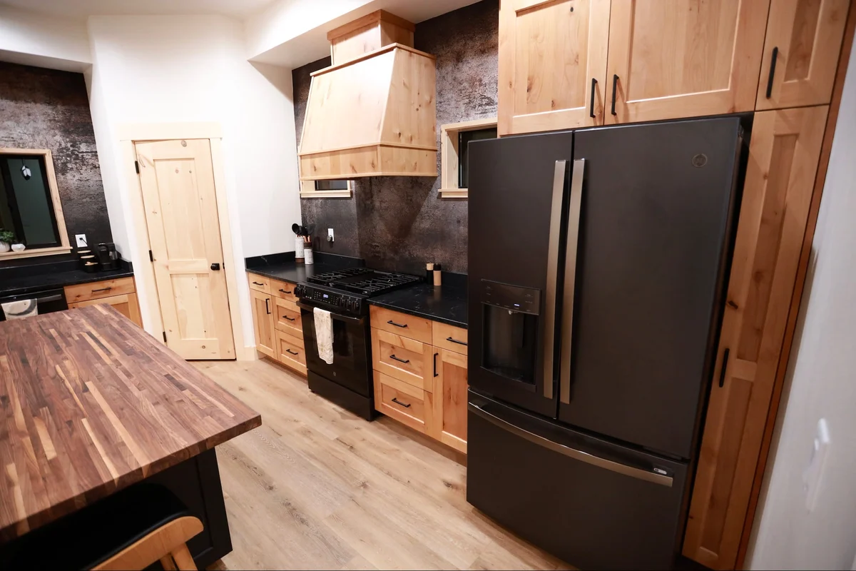 Black Copper Cabin #42