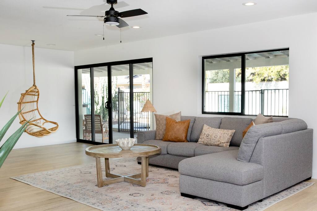 Home in Scottsdale property photo 3