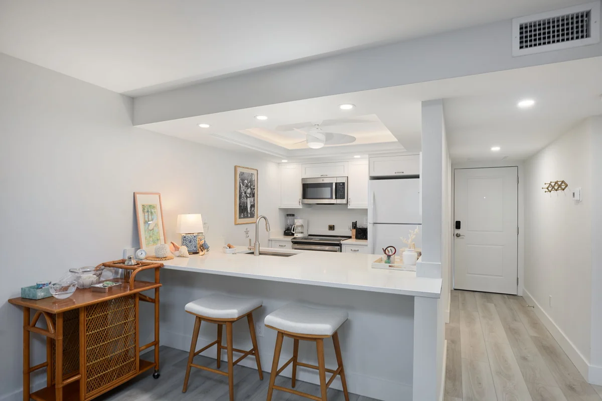 Condo in Sanibel property photo 3