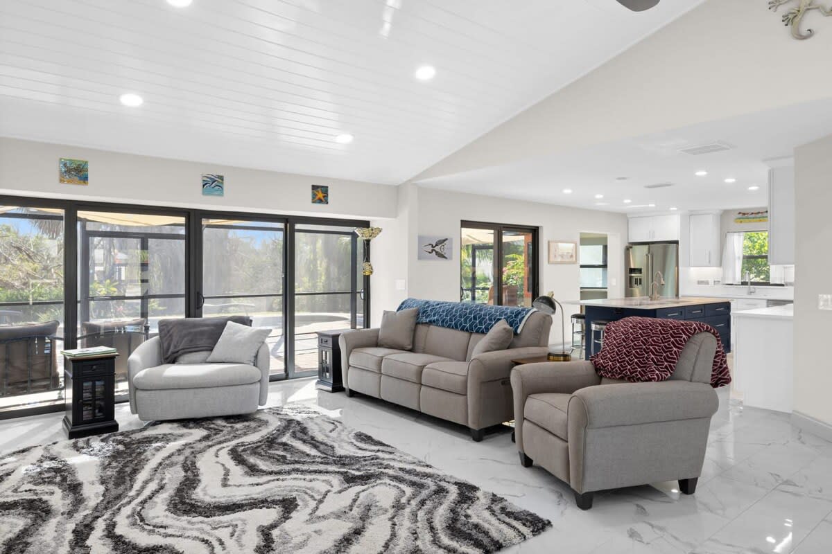 Home in Sanibel property photo 2