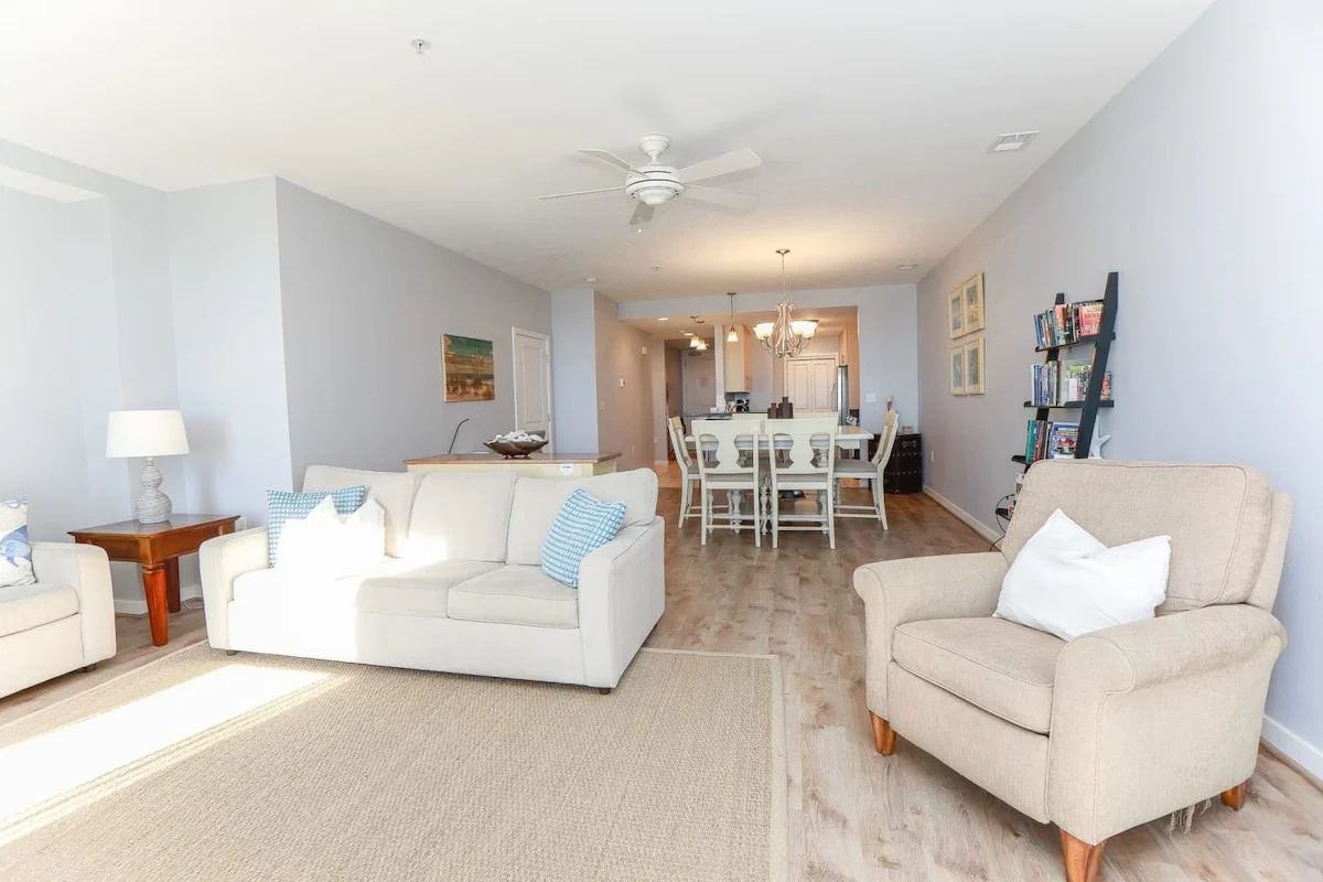 Condo in Virginia Beach property photo 3