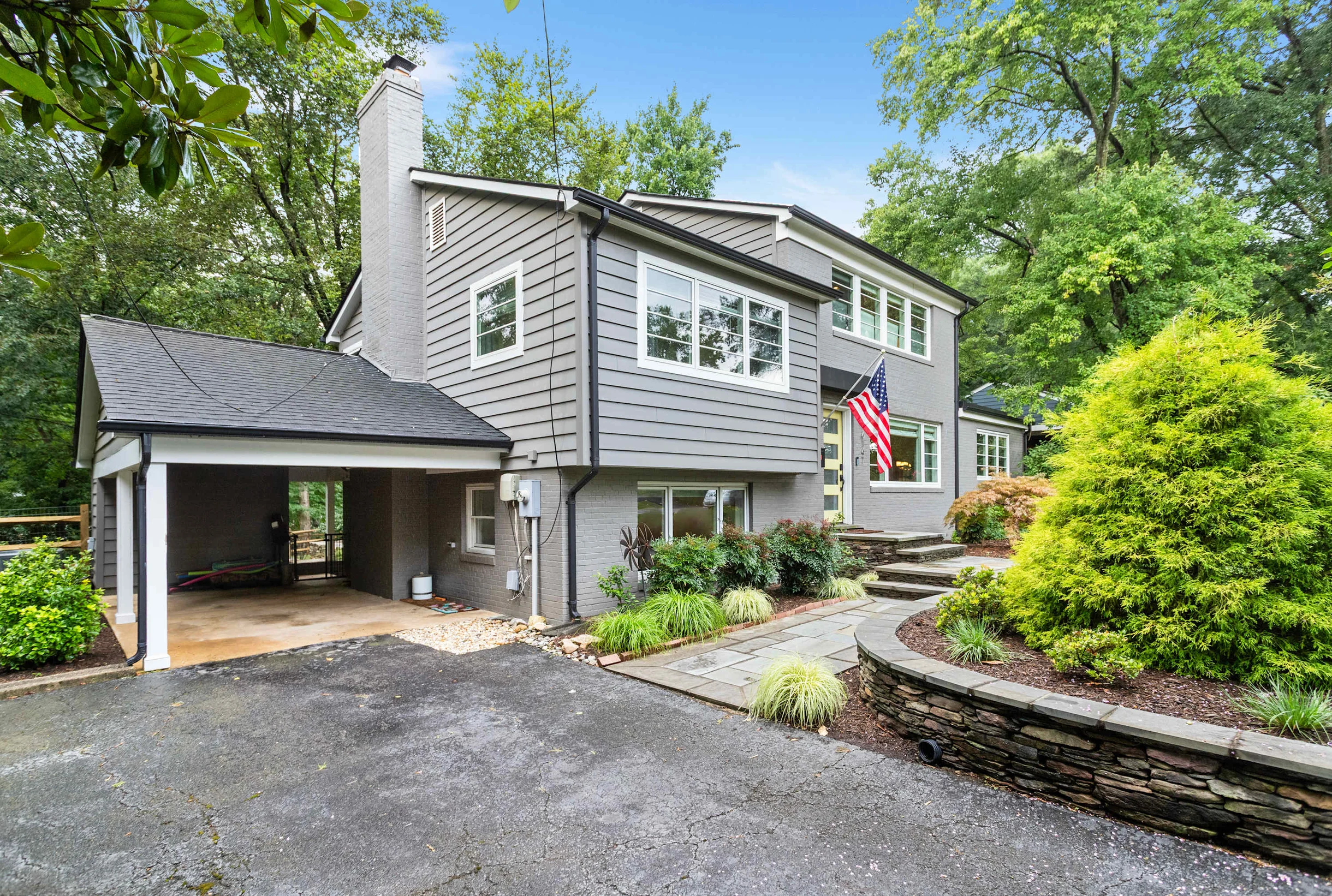 Home in Falls Church property photo 1