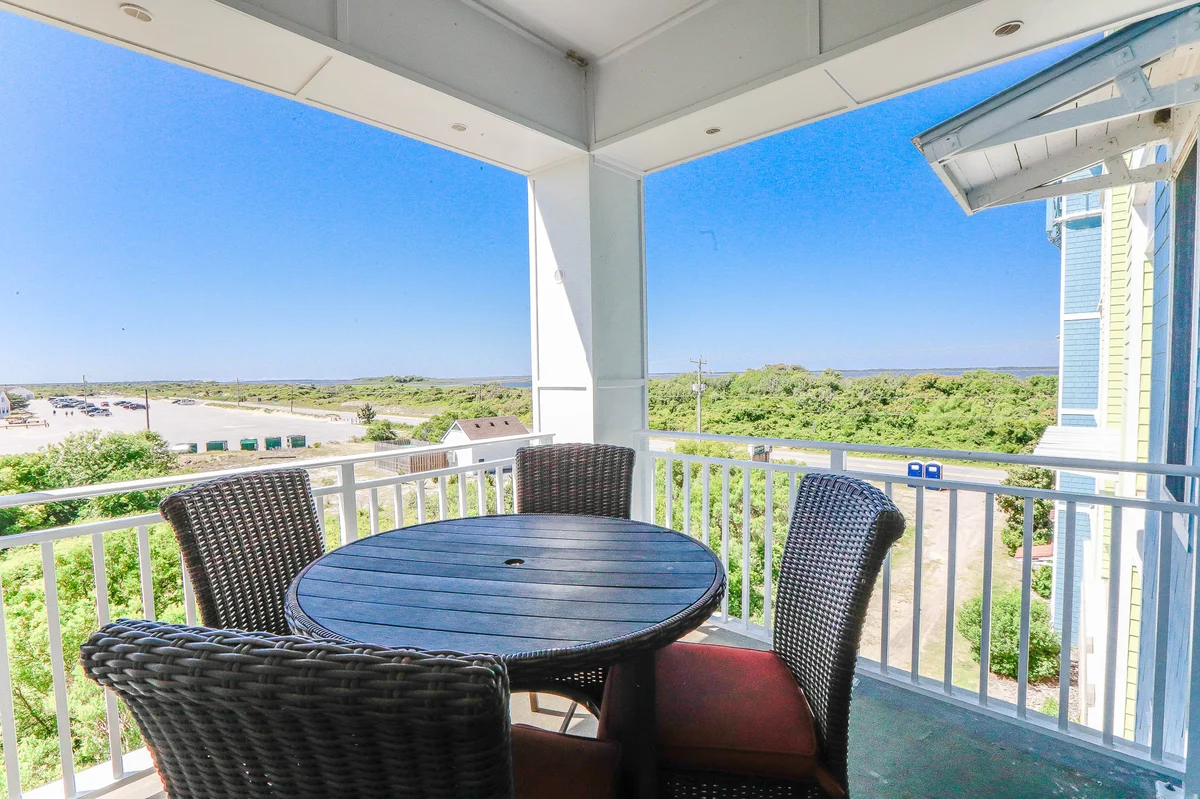 Condo in Virginia Beach property photo 4