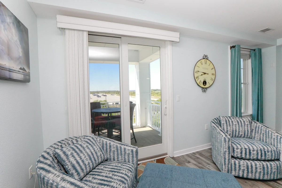 Condo in Virginia Beach property photo 5