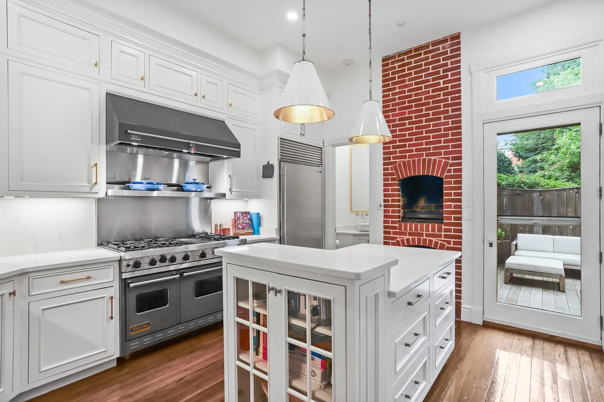 Home in District of Columbia property photo 3