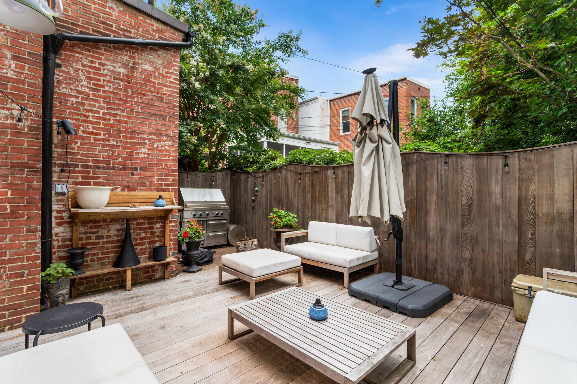 Home in District of Columbia property photo 2