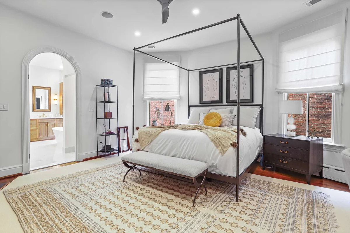 Home in District of Columbia property photo 3
