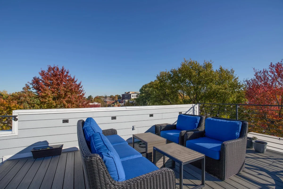 Home in District of Columbia property photo 2