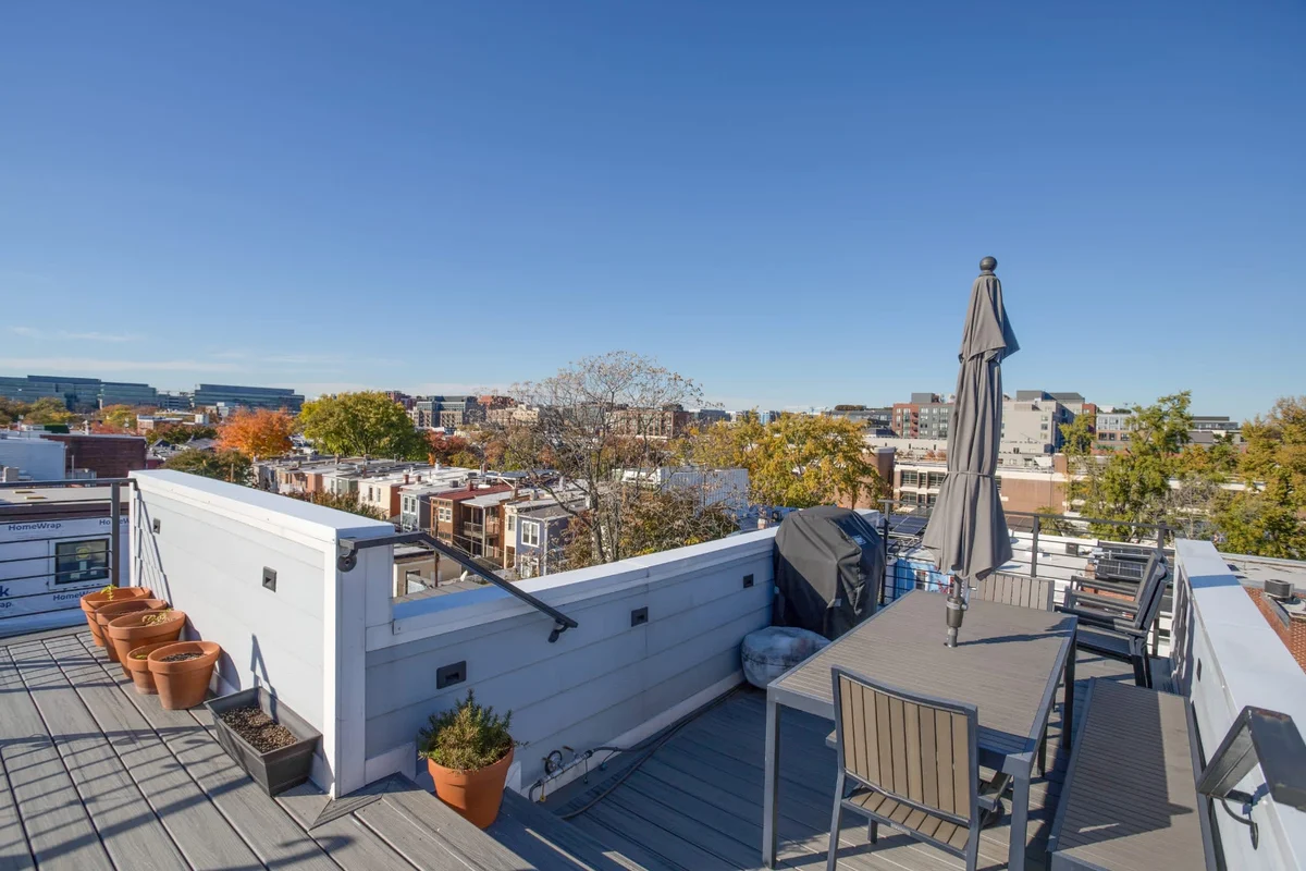 Home in District of Columbia property photo 3