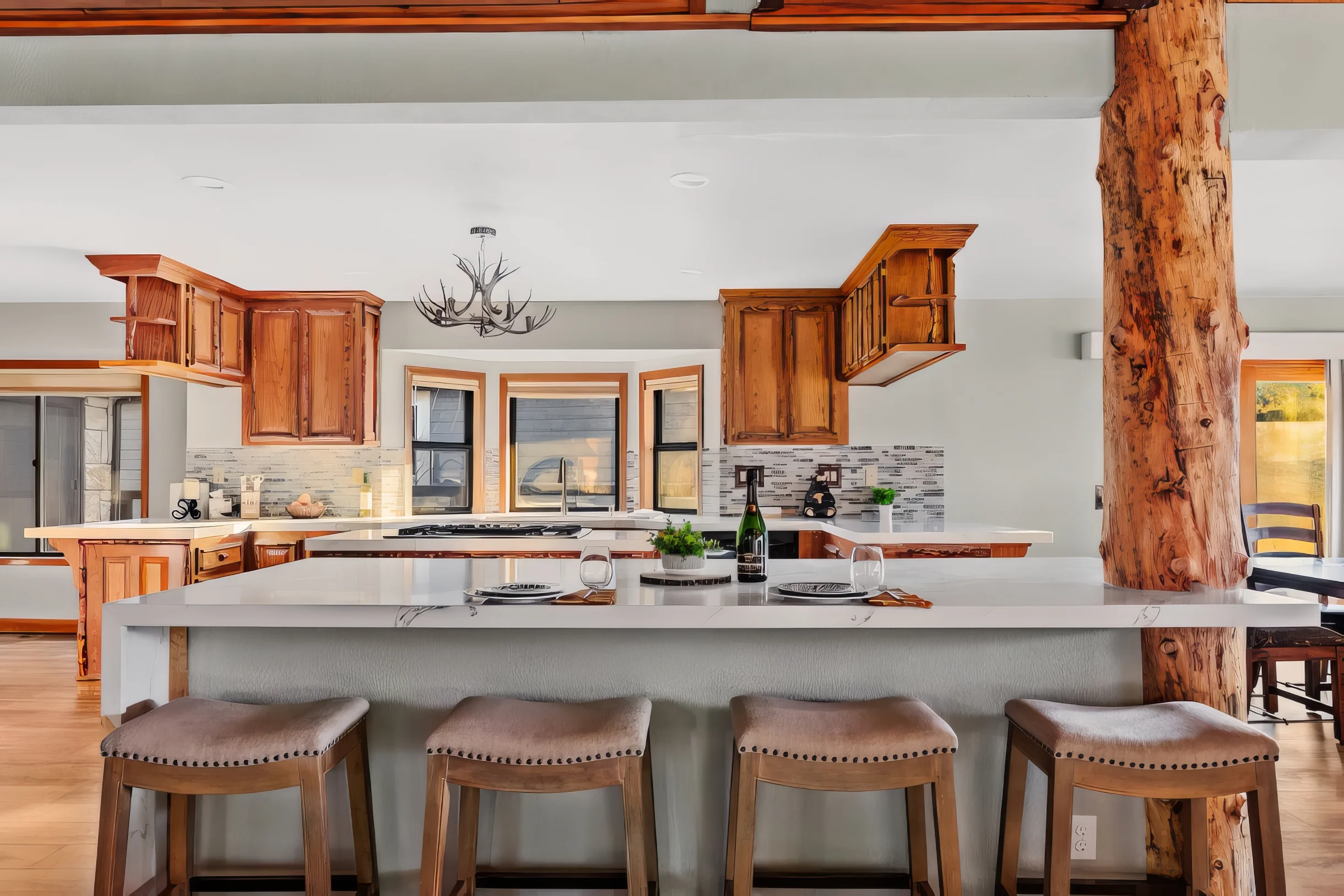 Roaring Lion Luxury Lodge| Lake Views & Hot tub #4