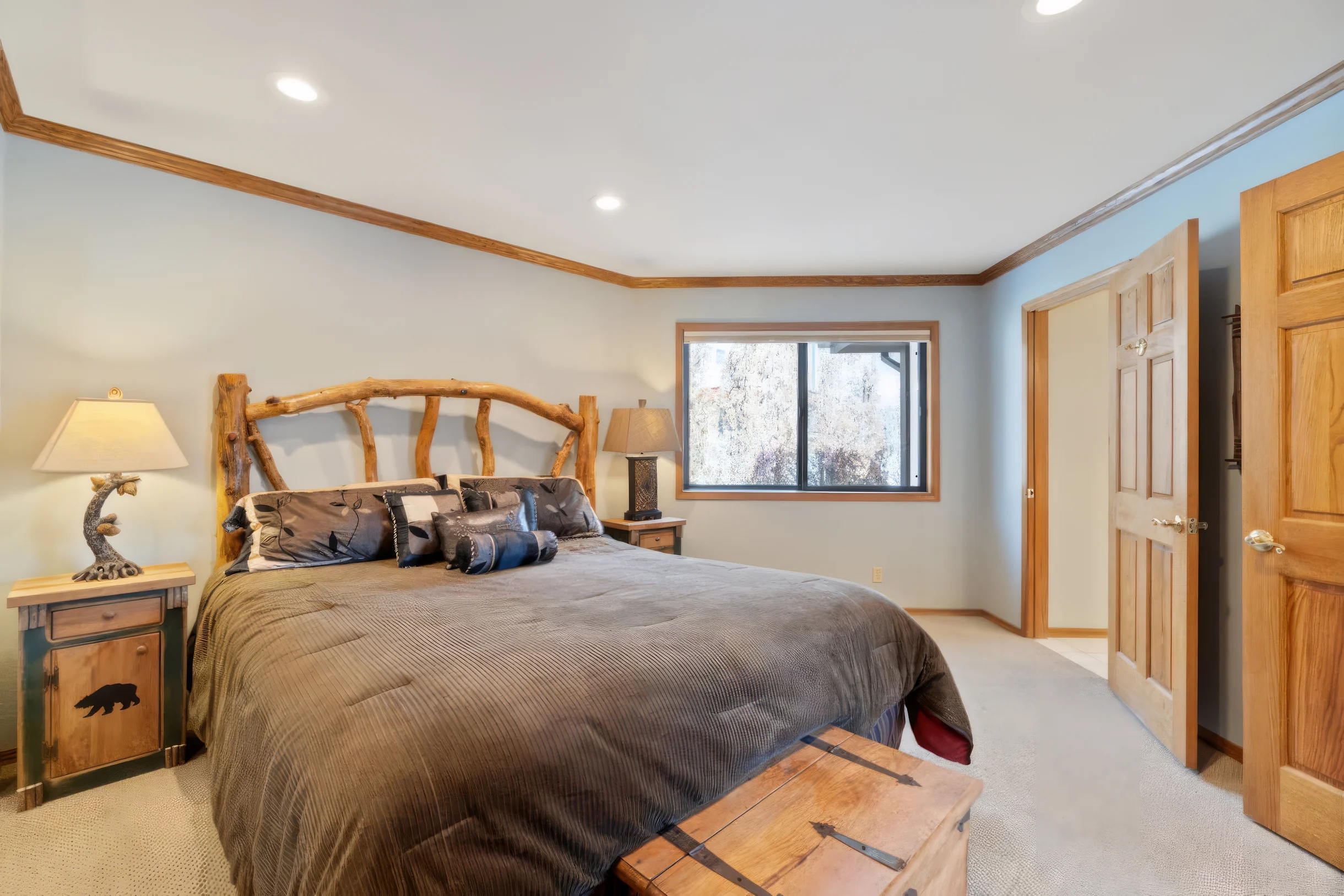Roaring Lion Luxury Lodge| Lake Views & Hot tub #16