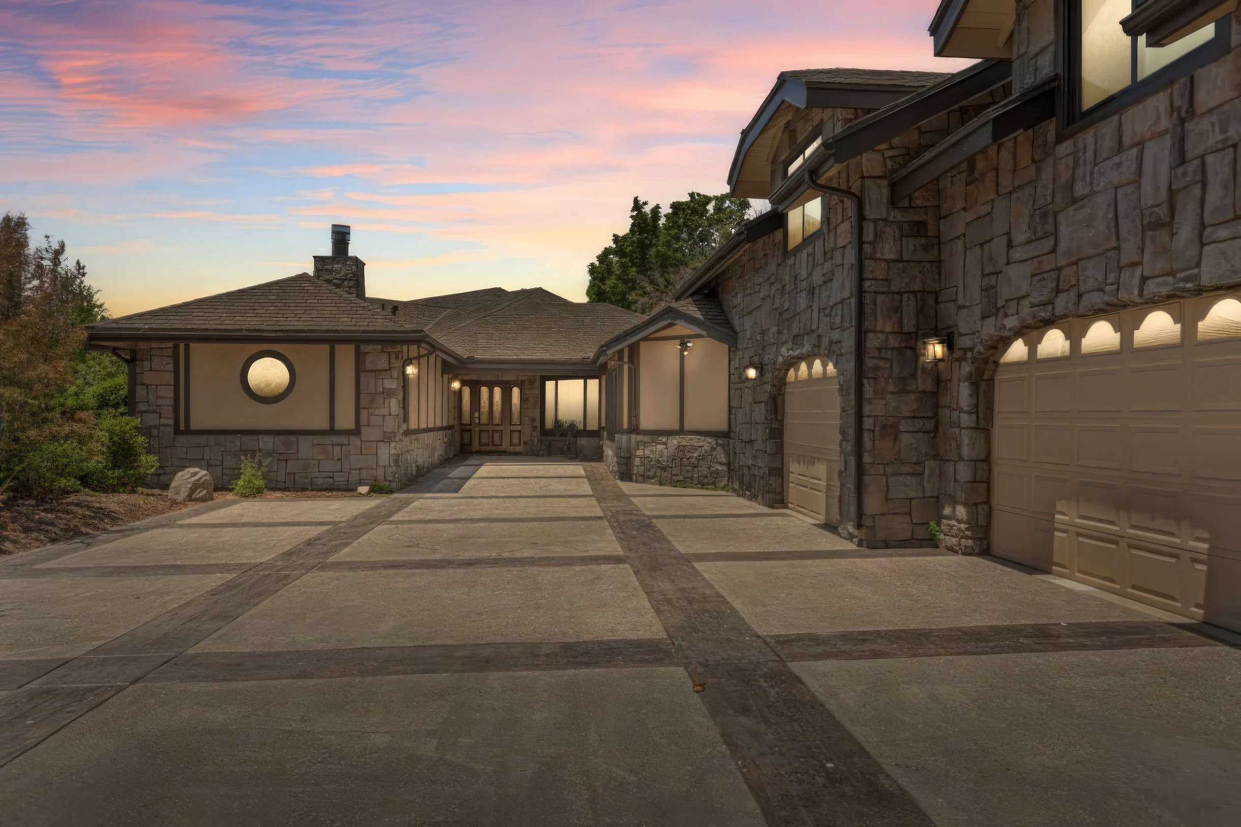Roaring Lion Luxury Lodge| Lake Views & Hot tub #36
