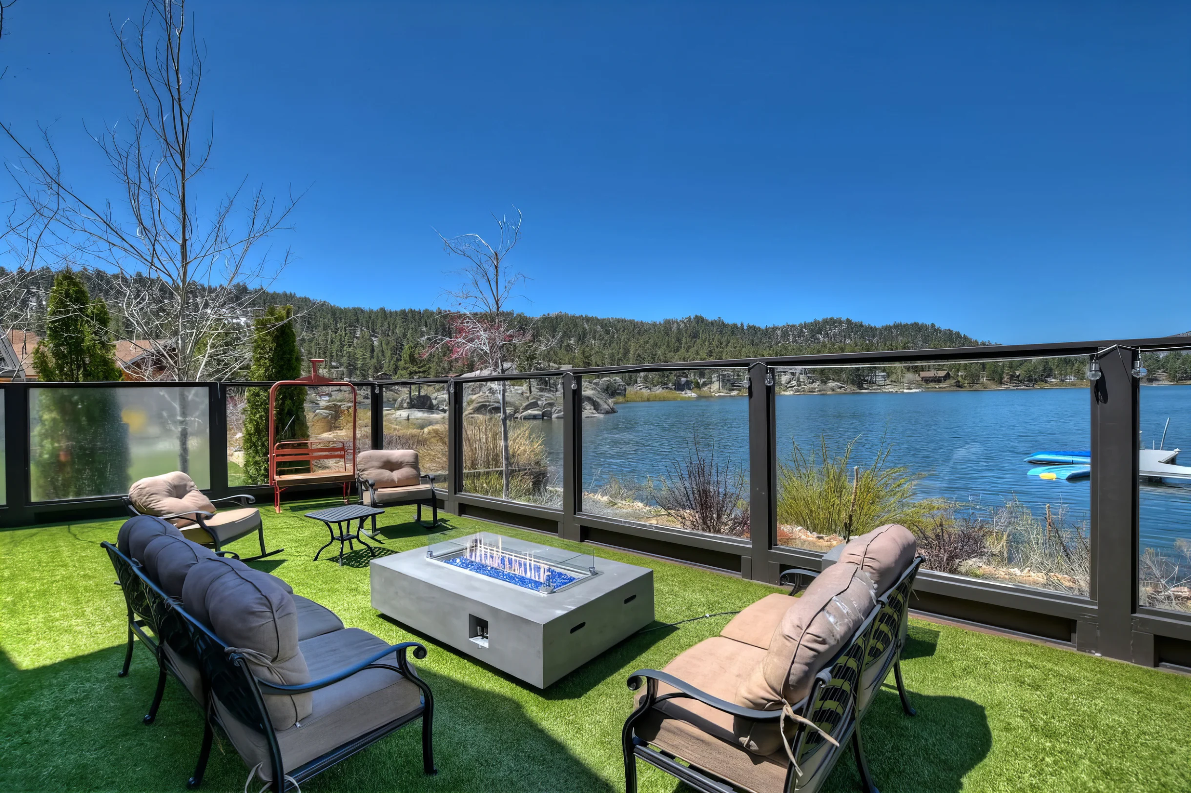 Roaring Lion Luxury Lodge| Lake Views & Hot tub #40