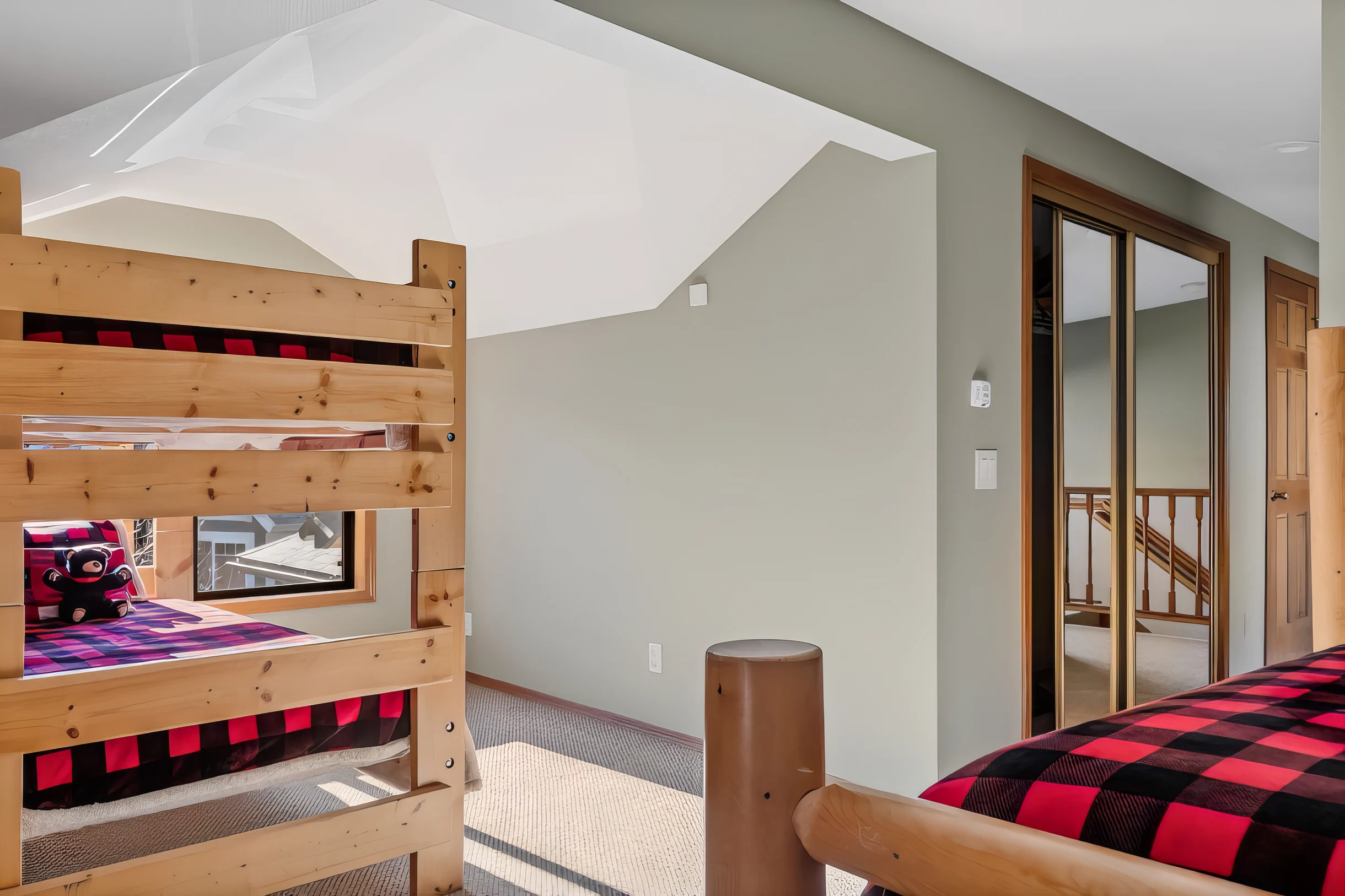 Roaring Lion Luxury Lodge| Lake Views & Hot tub #28