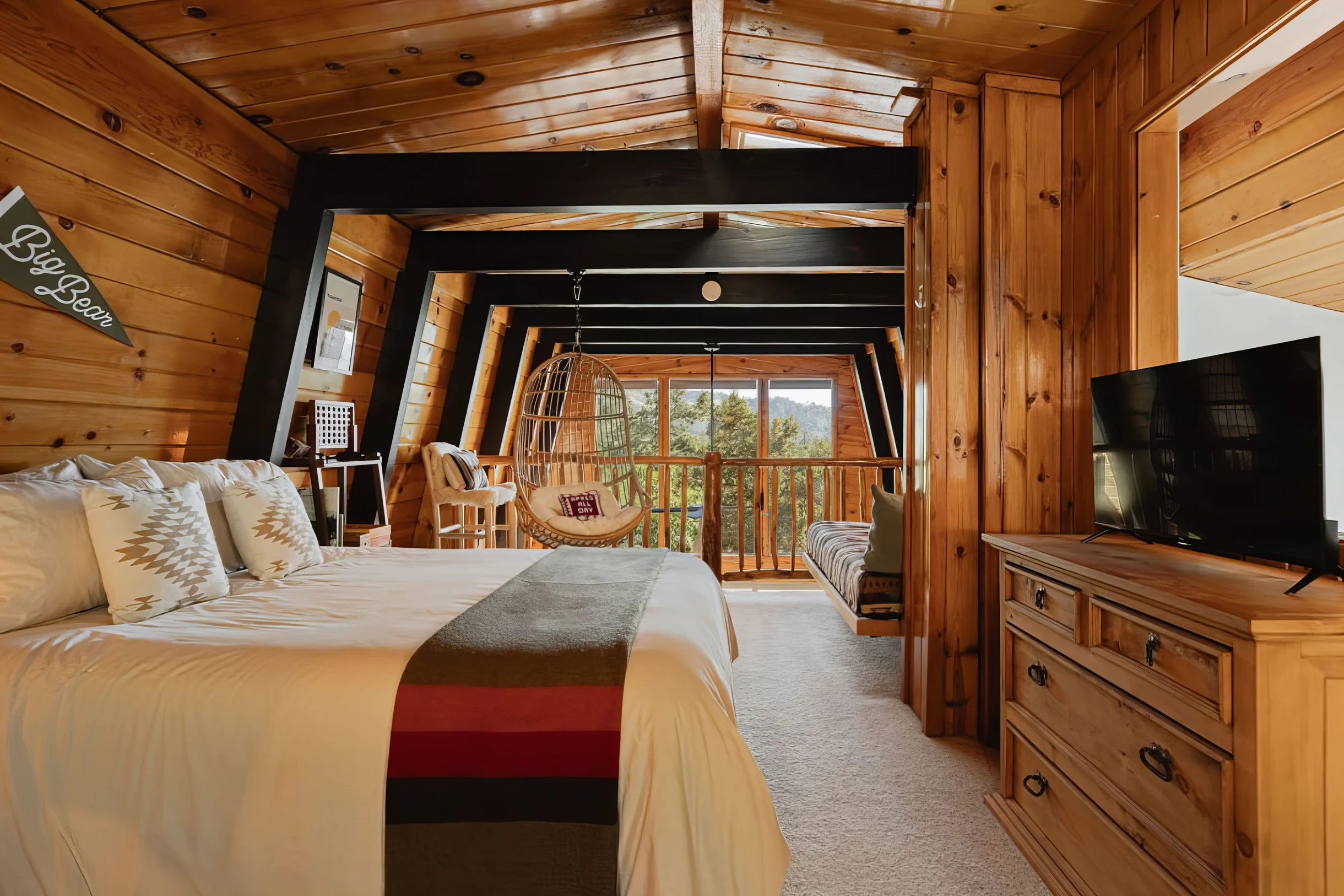 Cozy A-Frame vibes w. Lake & Ski views, AC #22