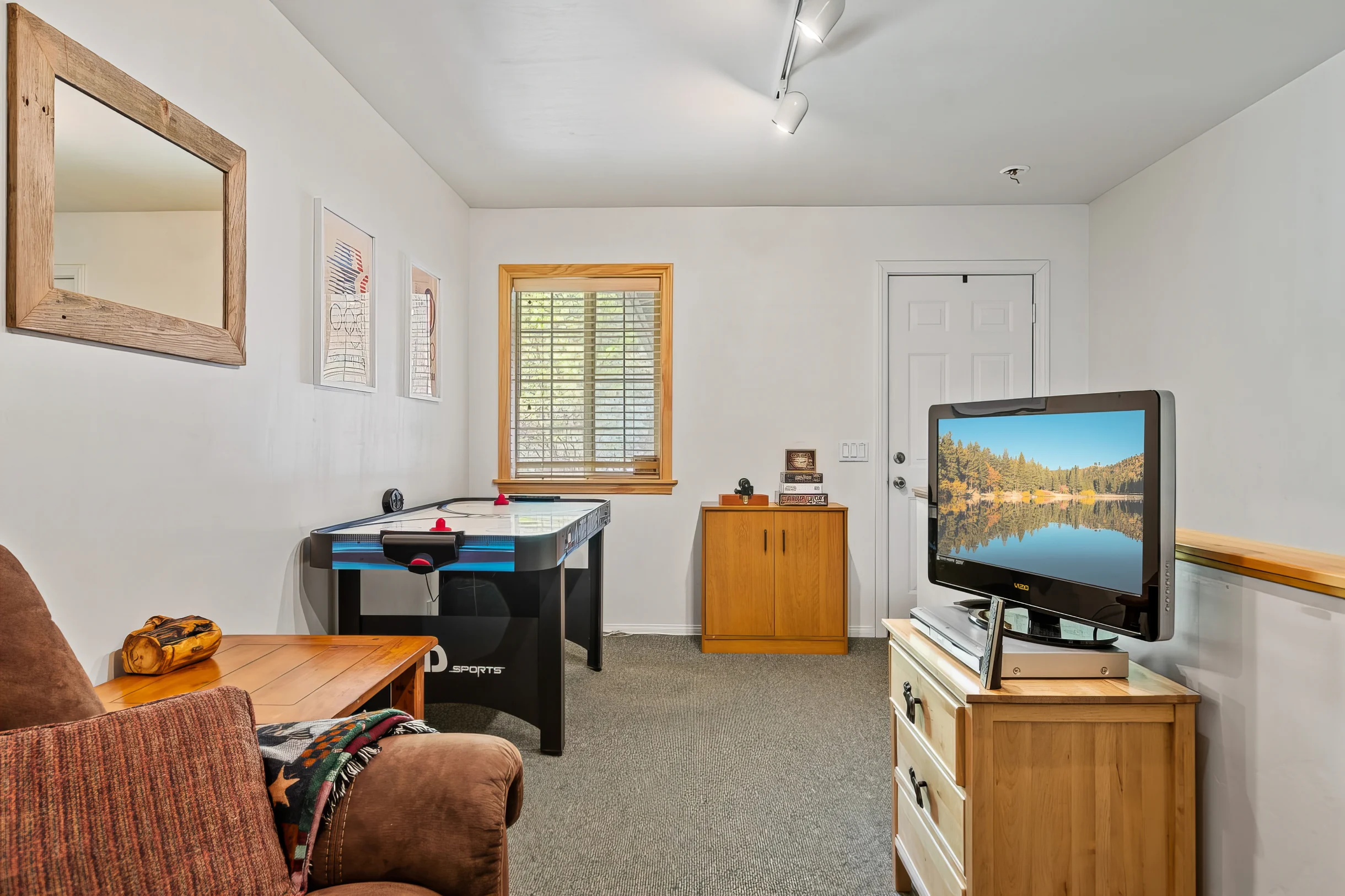 NAMU CABIN • Modern Chic Design • Spa & Gameroom #11